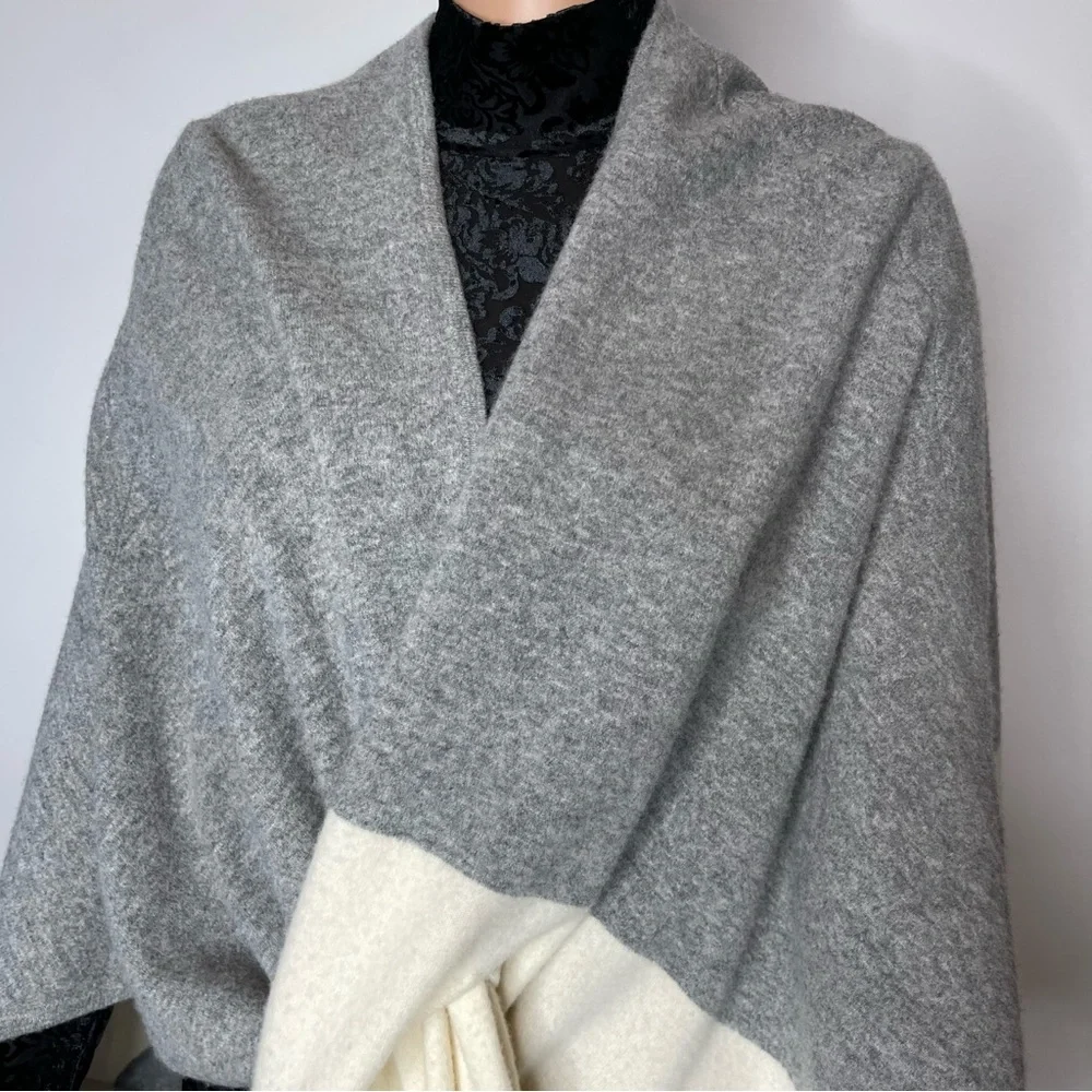 St. John Two-tone wrap cape poncho gray/ivory wool cashmere blend size PS - Picture 5 of 9